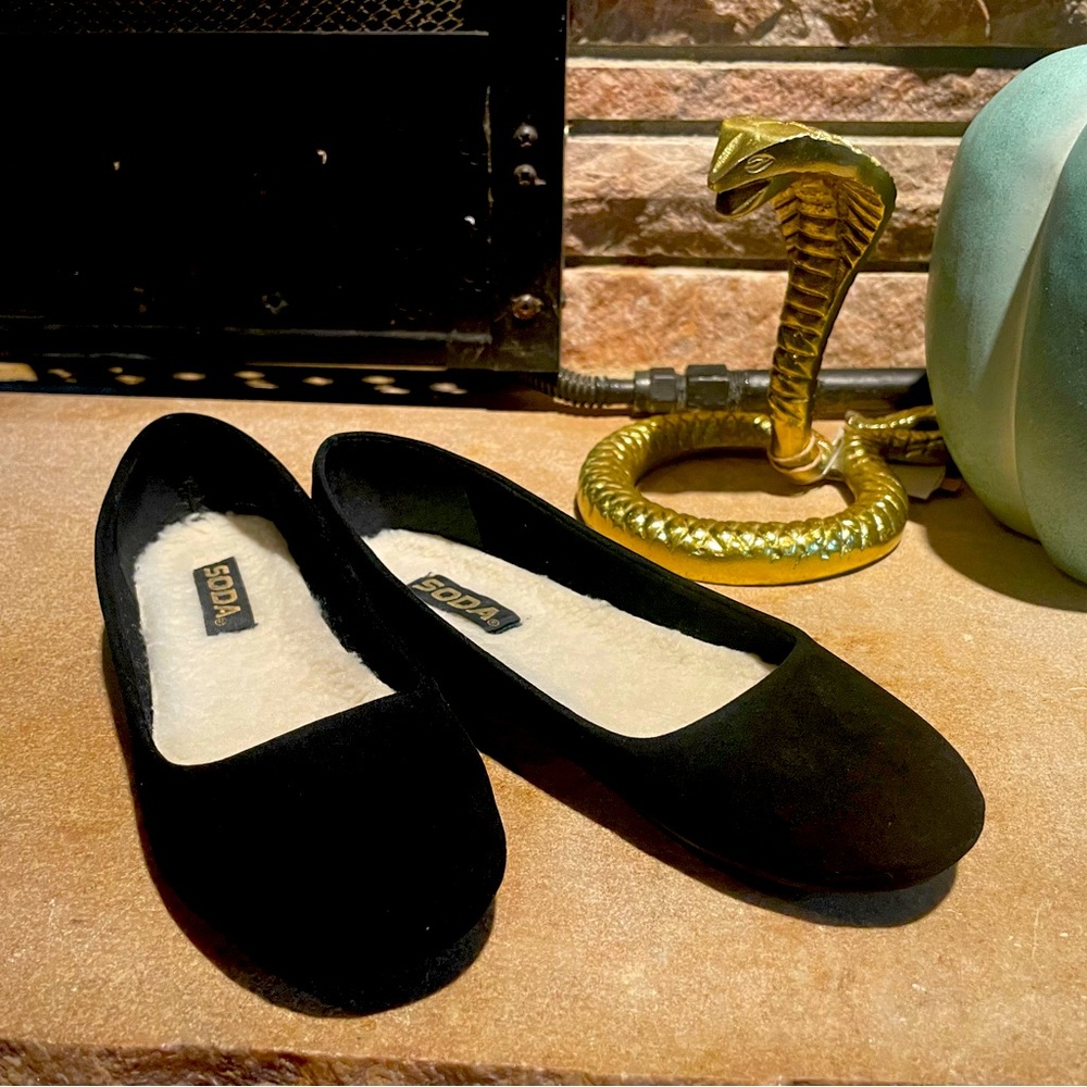 NEW Soda ballet flats - sz 6 - black